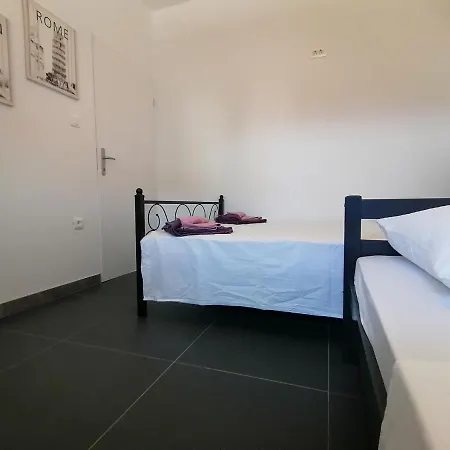 Apartment Marta 3 Bedrooms, 2 Baths And Pool