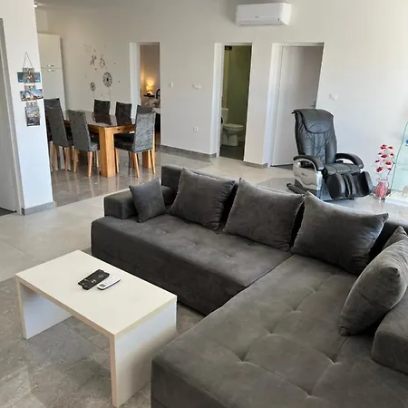 Marta 3 Bedrooms, 2 Baths And Pool
