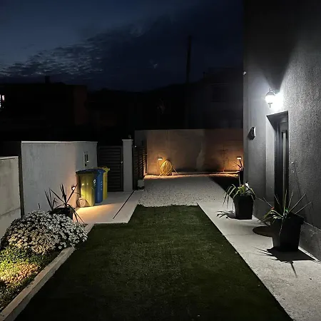 Marta 3 Bedrooms, 2 Baths And Pool Apartamento *