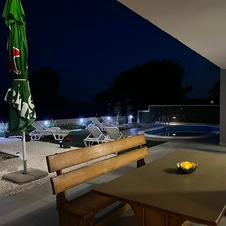 Marta 3 Bedrooms, 2 Baths And Pool