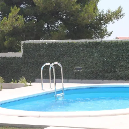 Marta 3 Bedrooms, 2 Baths And Pool Apartment Kastel Stafilic